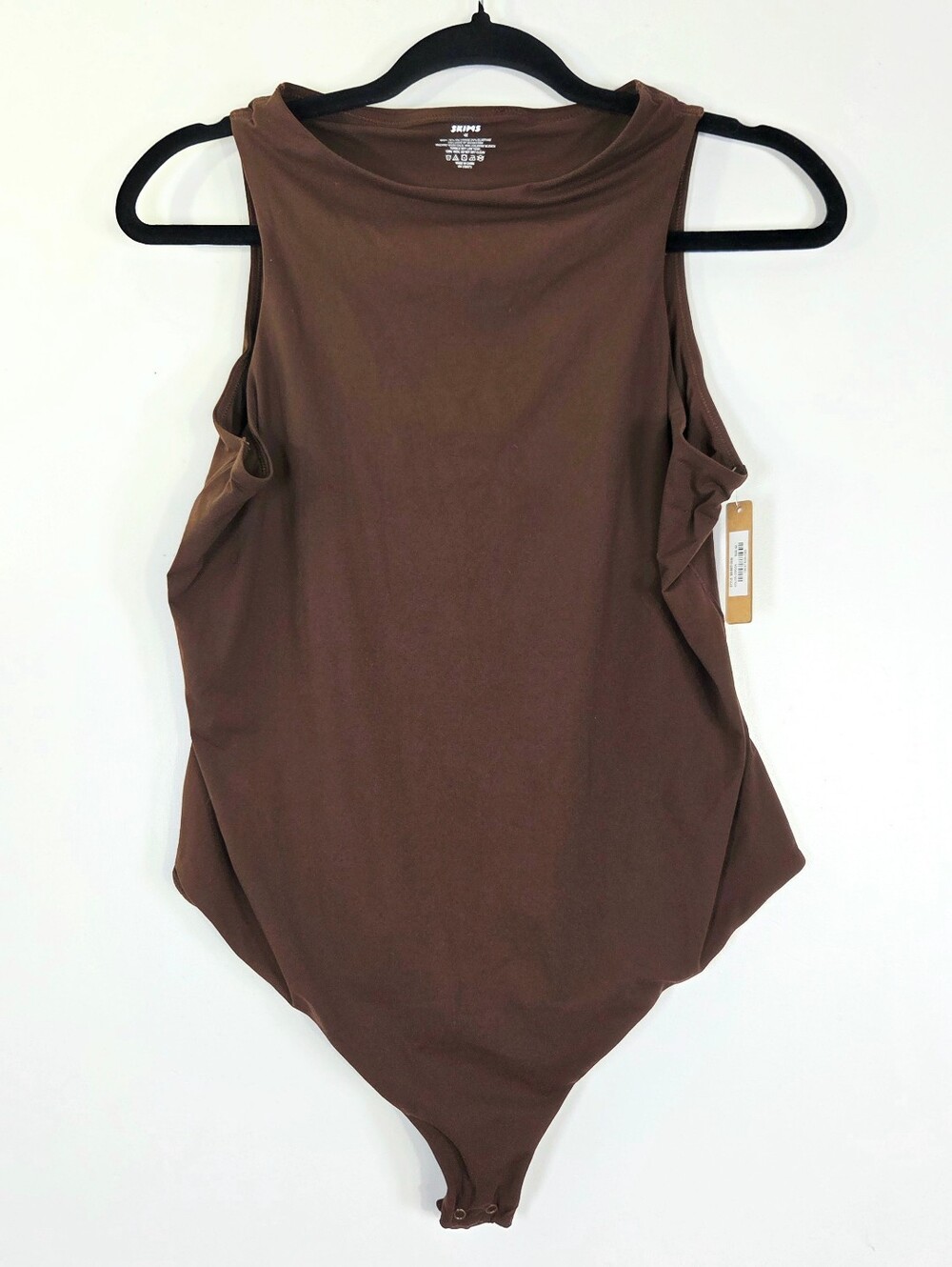 NWT SKIMS FITS EVERYBODY HIGH NECK BODYSUIT.
